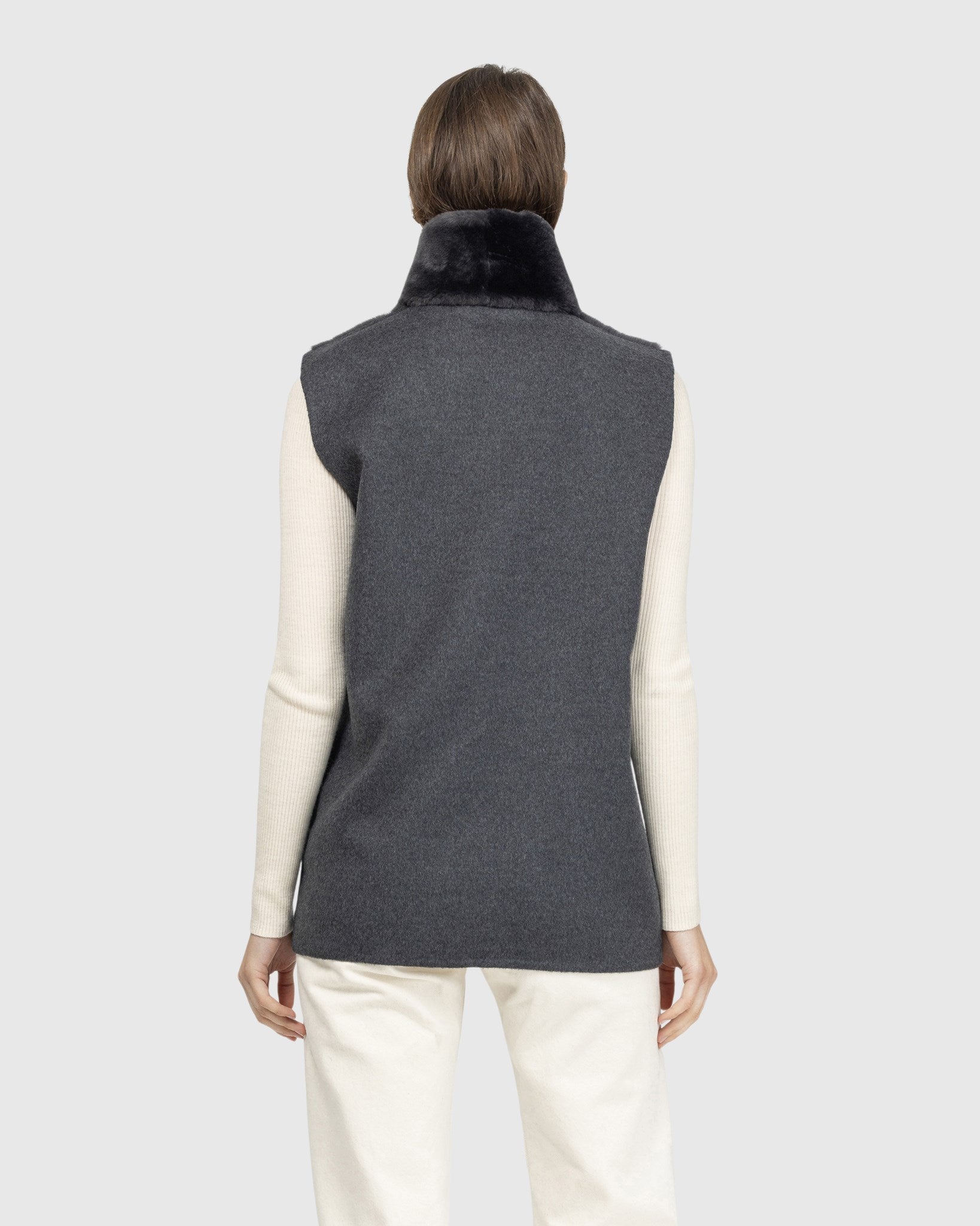 Gilet réversible en peau de mouton retournée avec dos en cachemire et laine sélectionnés