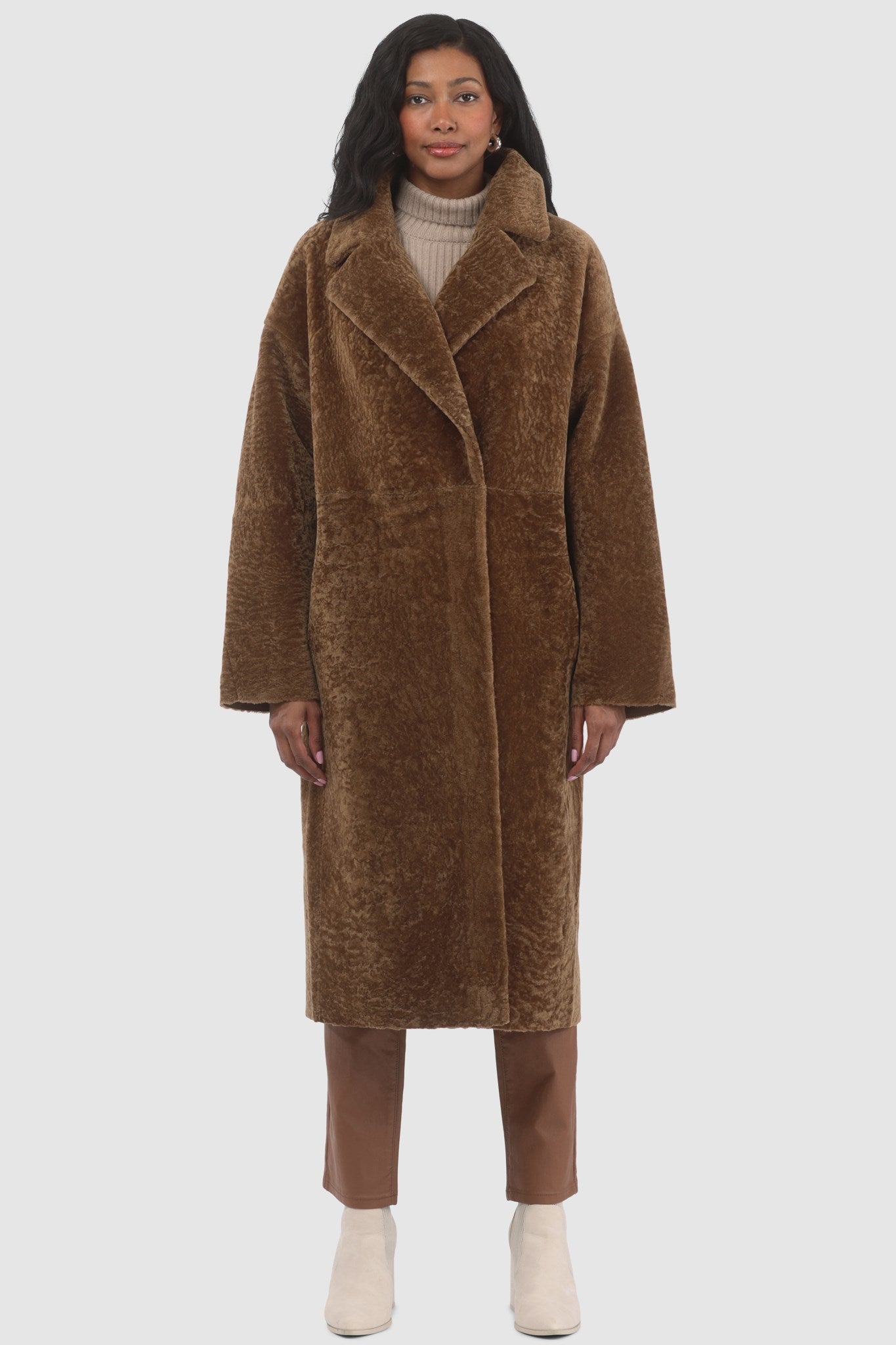 Manteau court réversible en peau d'agneau texturée