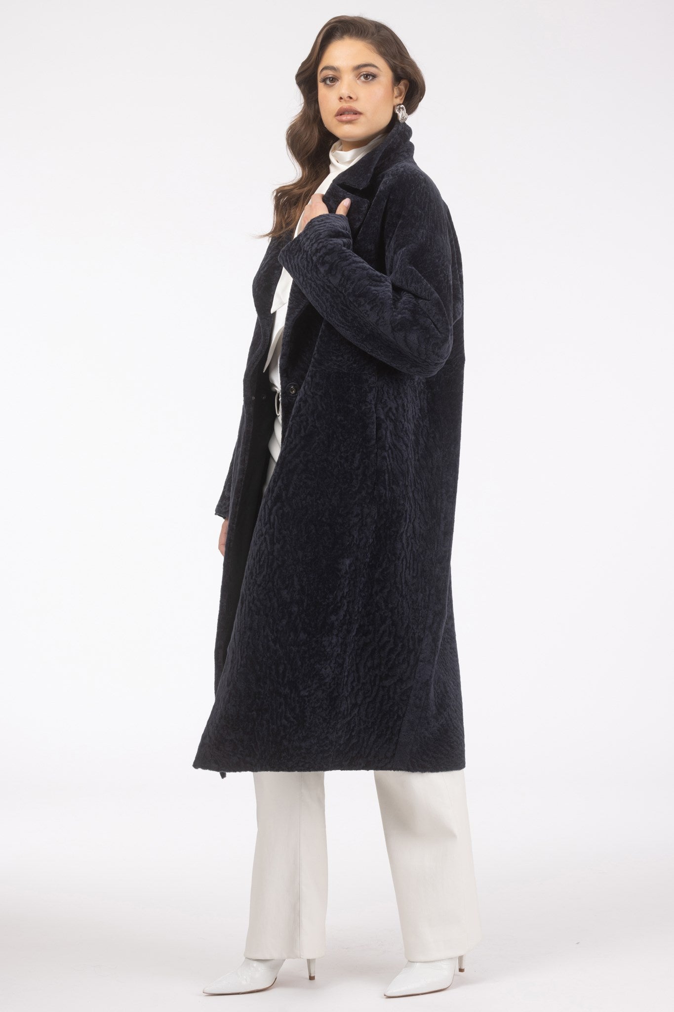 Manteau court réversible en peau d'agneau texturée
