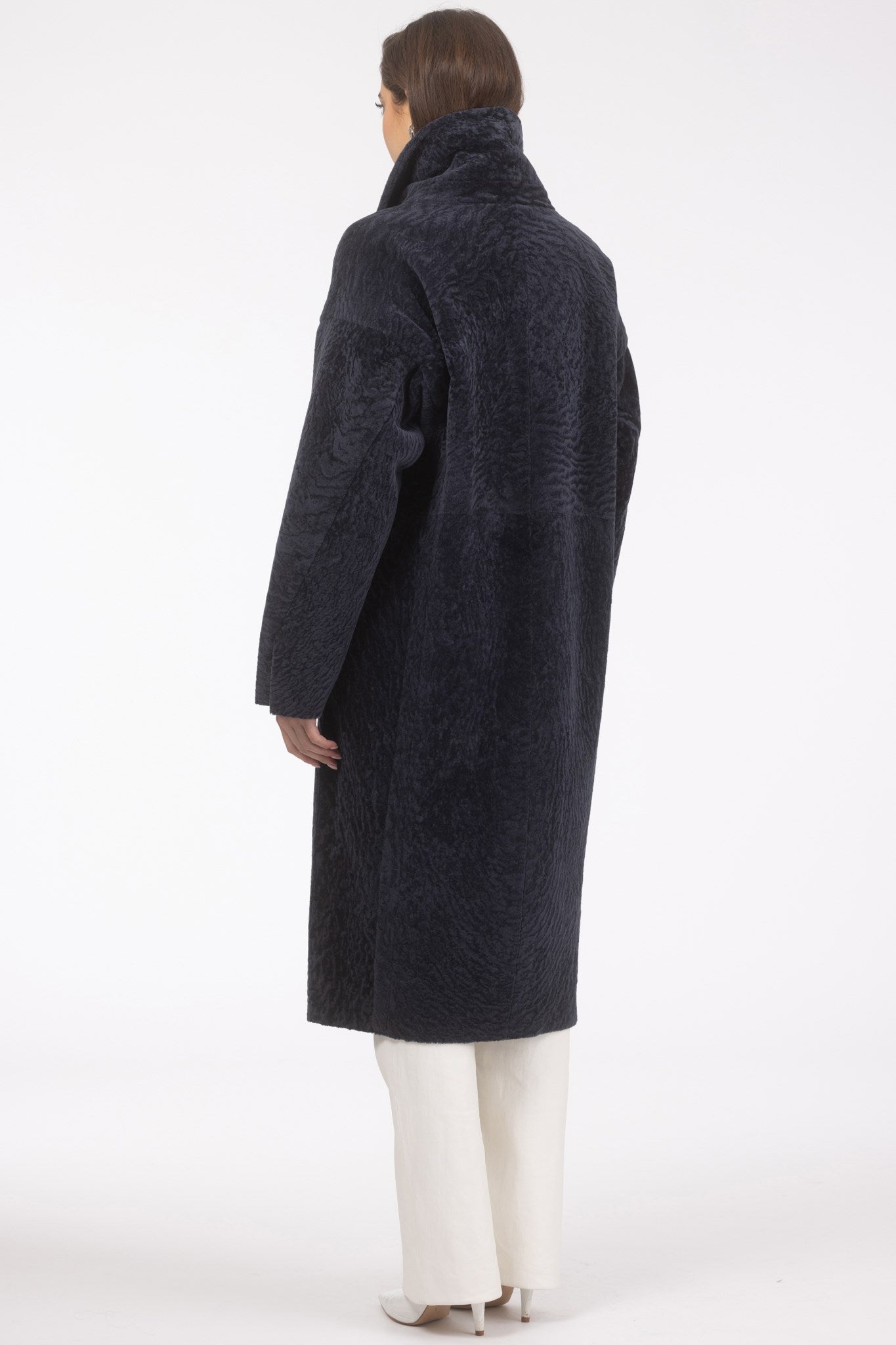 Manteau court réversible en peau d'agneau texturée