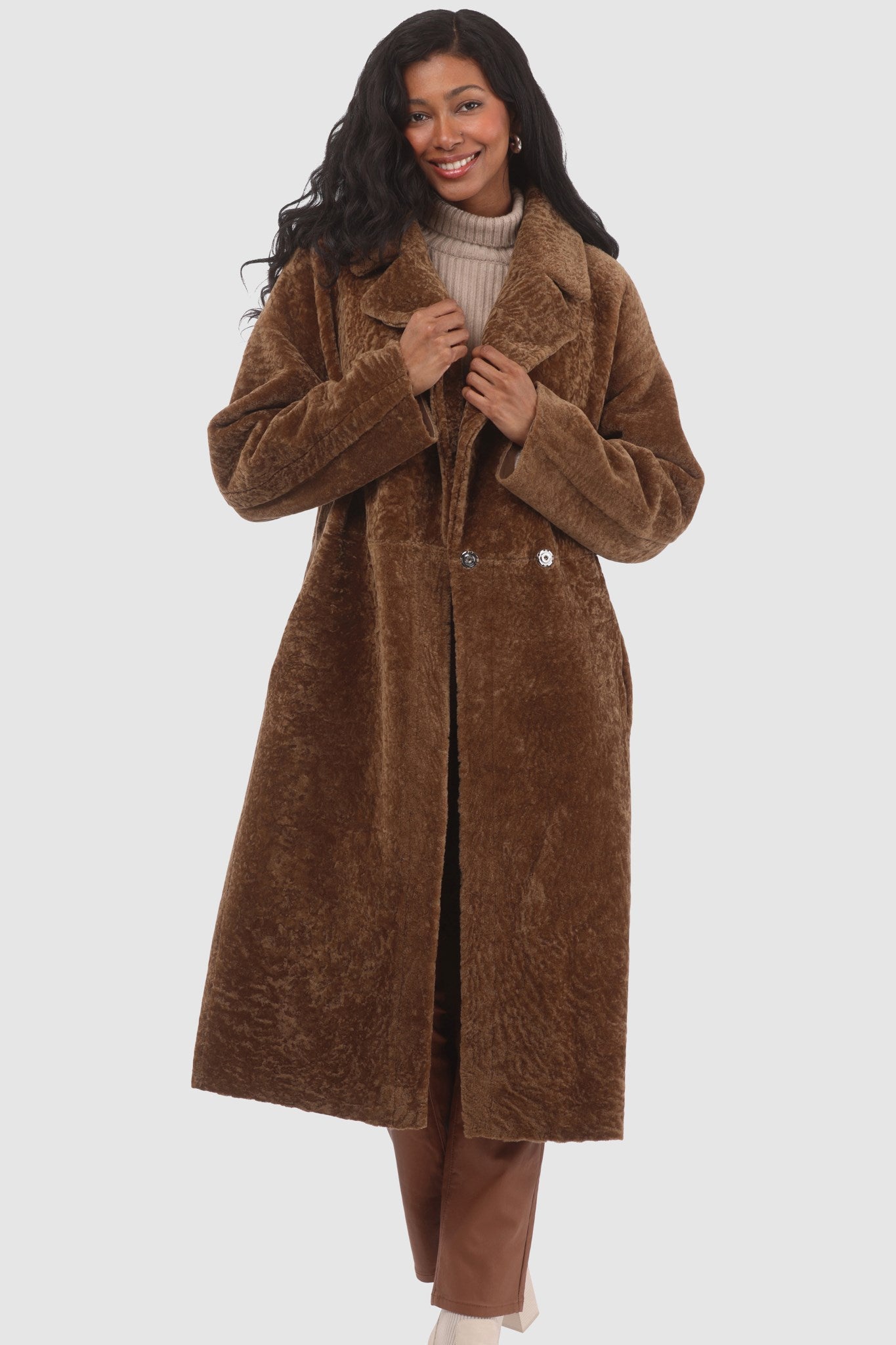 Manteau court réversible en peau d'agneau texturée