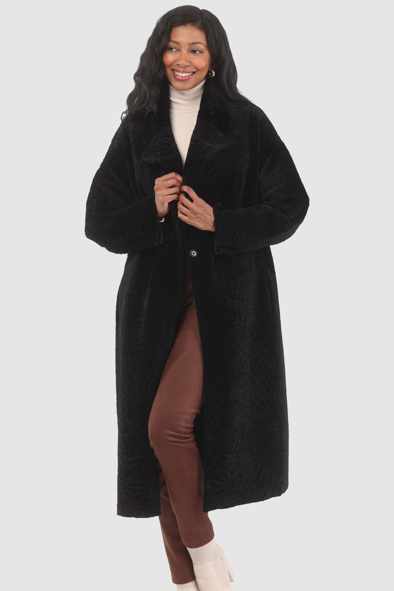 Manteau court réversible en peau d'agneau texturée
