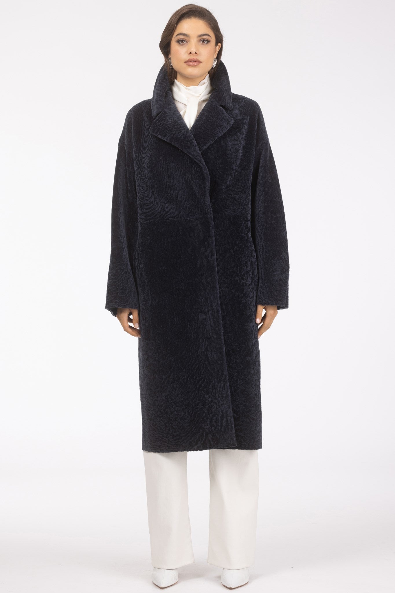 Manteau court réversible en peau d'agneau texturée