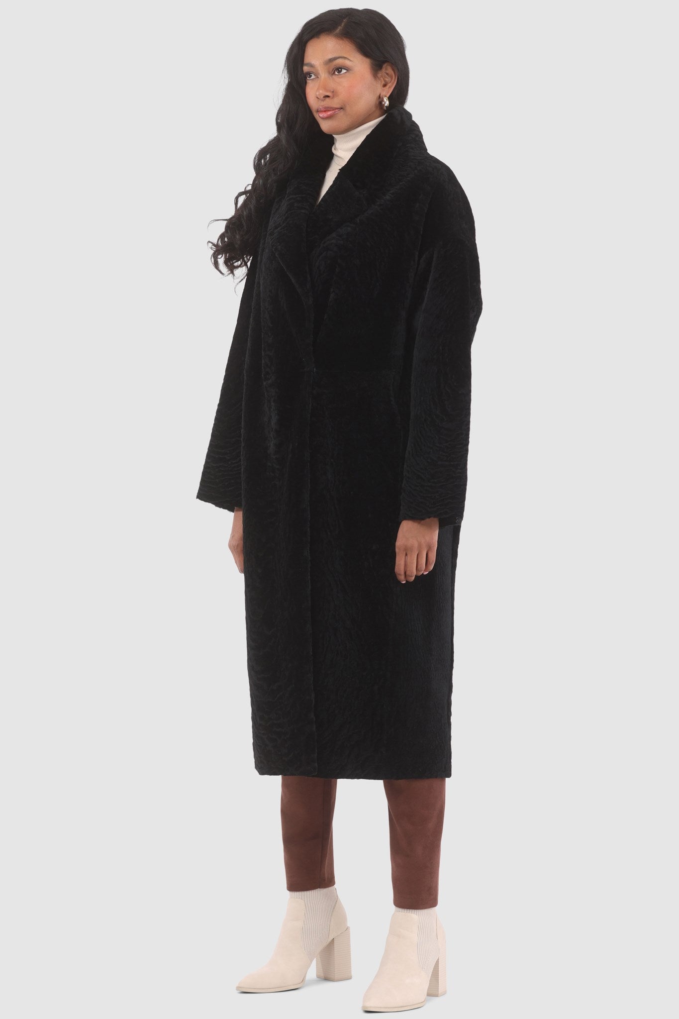 Manteau court réversible en peau d'agneau texturée