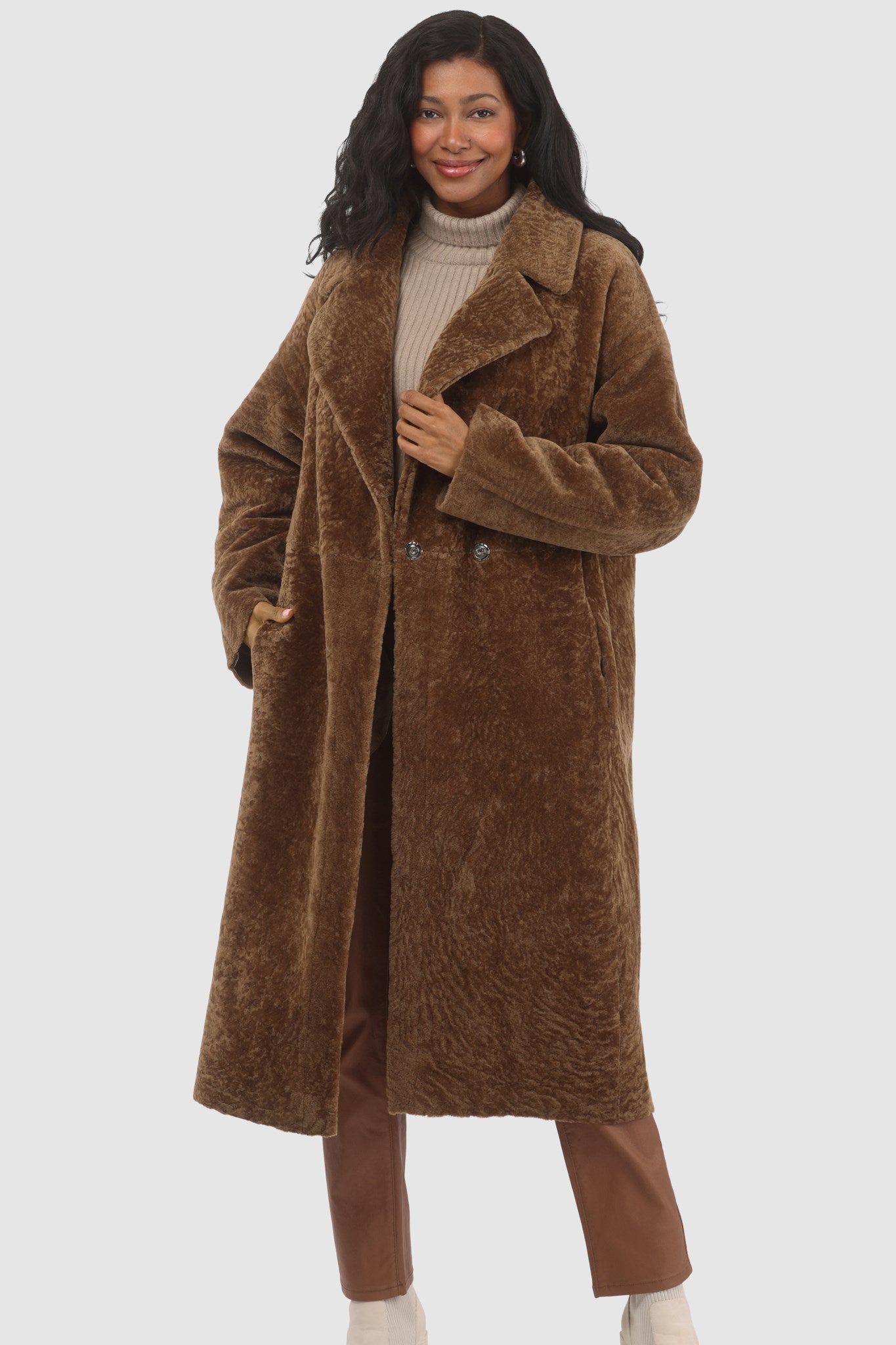 Manteau court réversible en peau d'agneau texturée